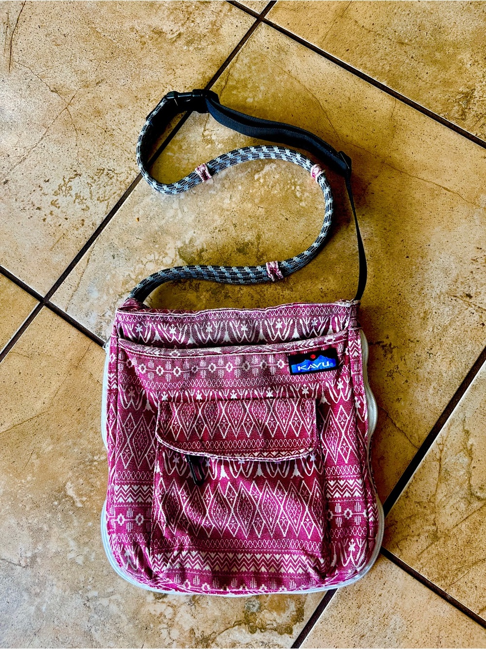 Kavu crossbody sling bag